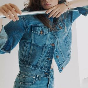 Madewell Cropped Trucker Jean Jacket in Woodlane Wash